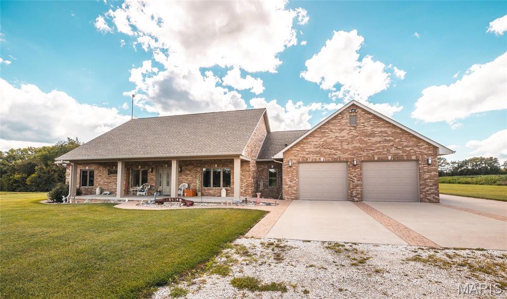 272 Northeast 1350th Avenue Greenfield, IL 62044 - Photo 7 of 71