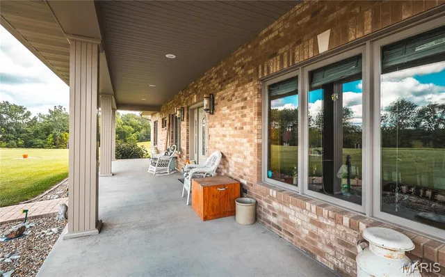 $949,500 | 272 Northeast 1350th Avenue, Greenfield, IL 62044