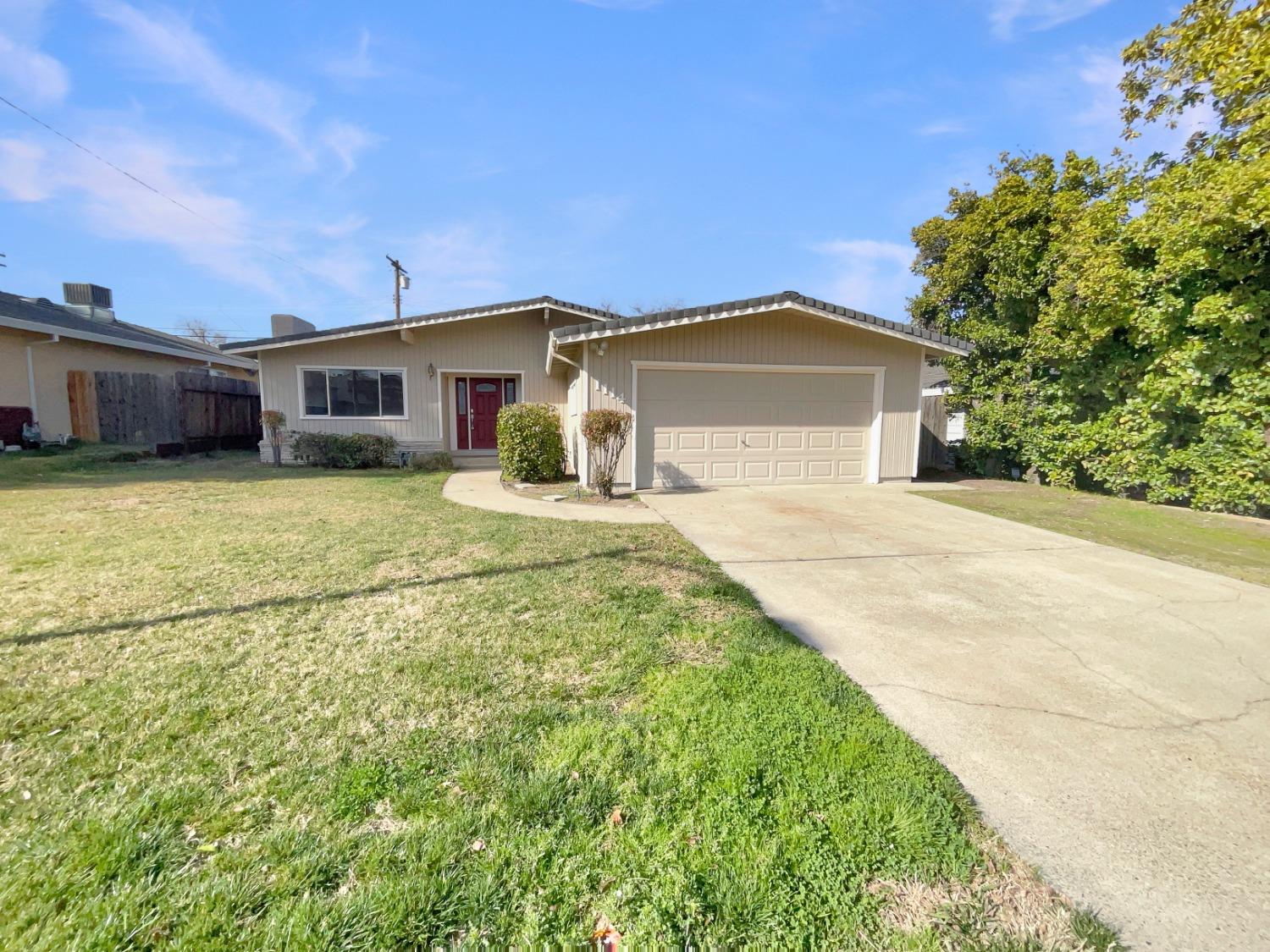 1114 Augusta Way Roseville, CA 95661 - Photo 1 of 1 a front view of a house with yard