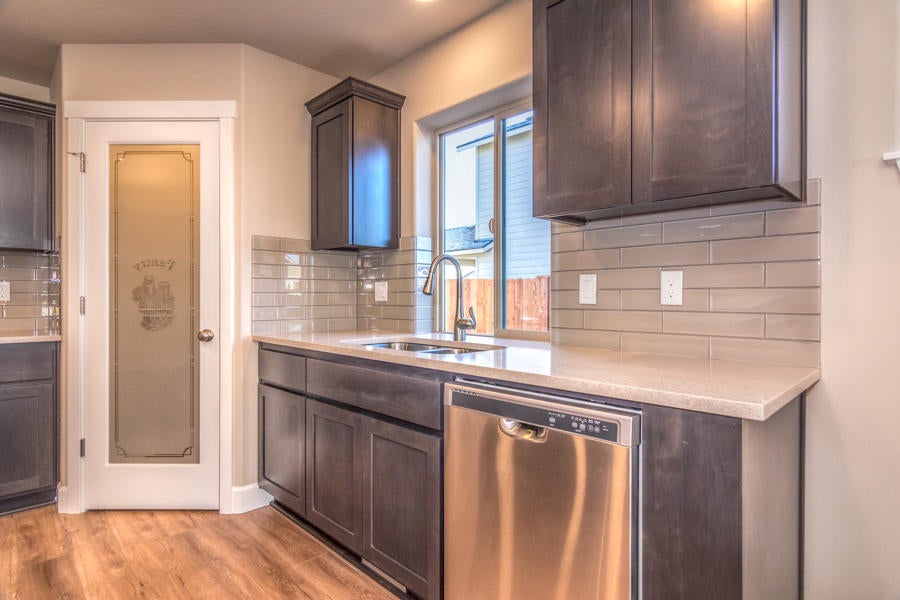 2570 Southwest Newberry Loop Redmond, OR 97756 - Photo 6 of 25 26th St NW 677 Web (12 of 41)