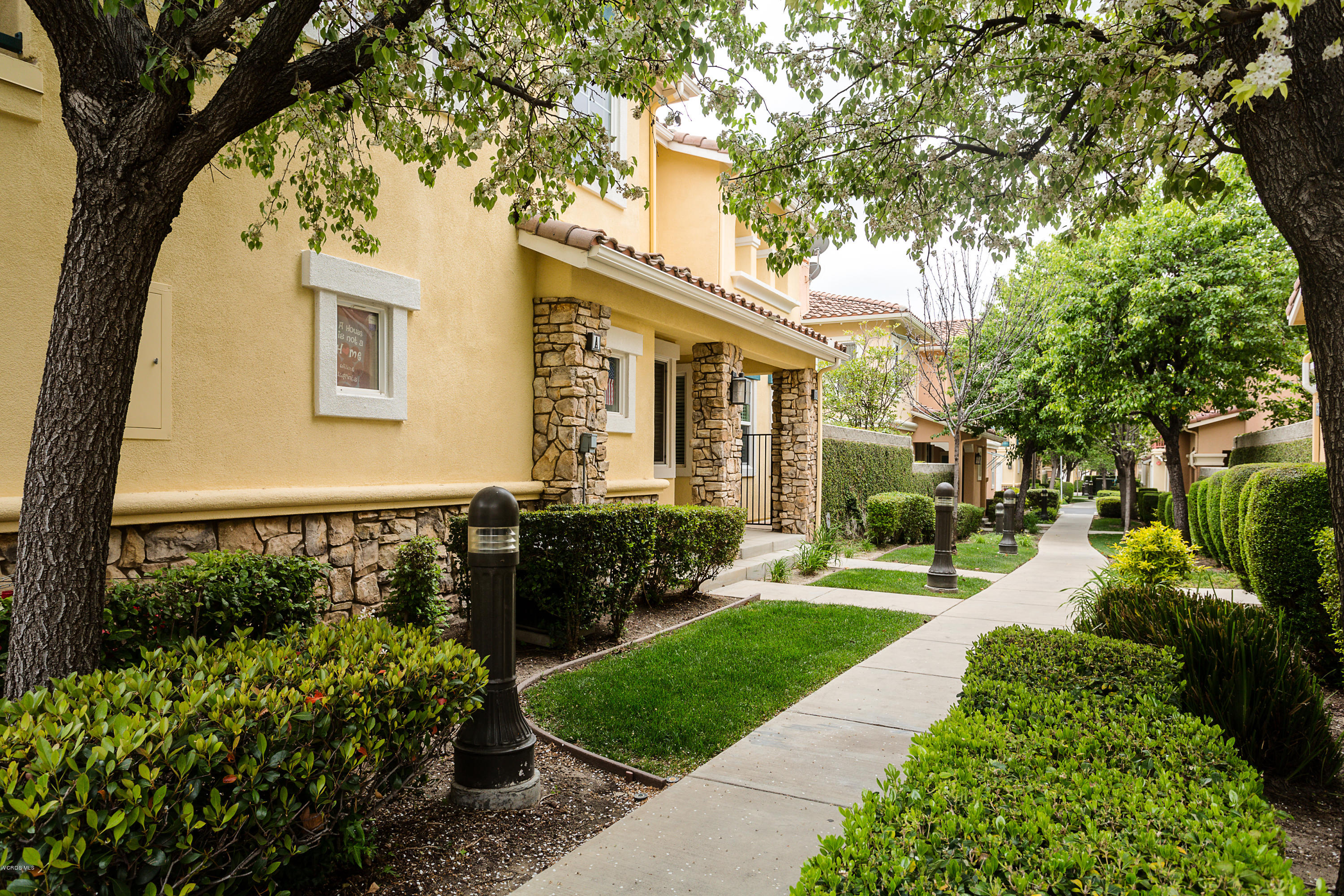 4190 Orontes Way, Unit B Simi Valley, CA 93063 - Photo 3 of 51 Orontes3