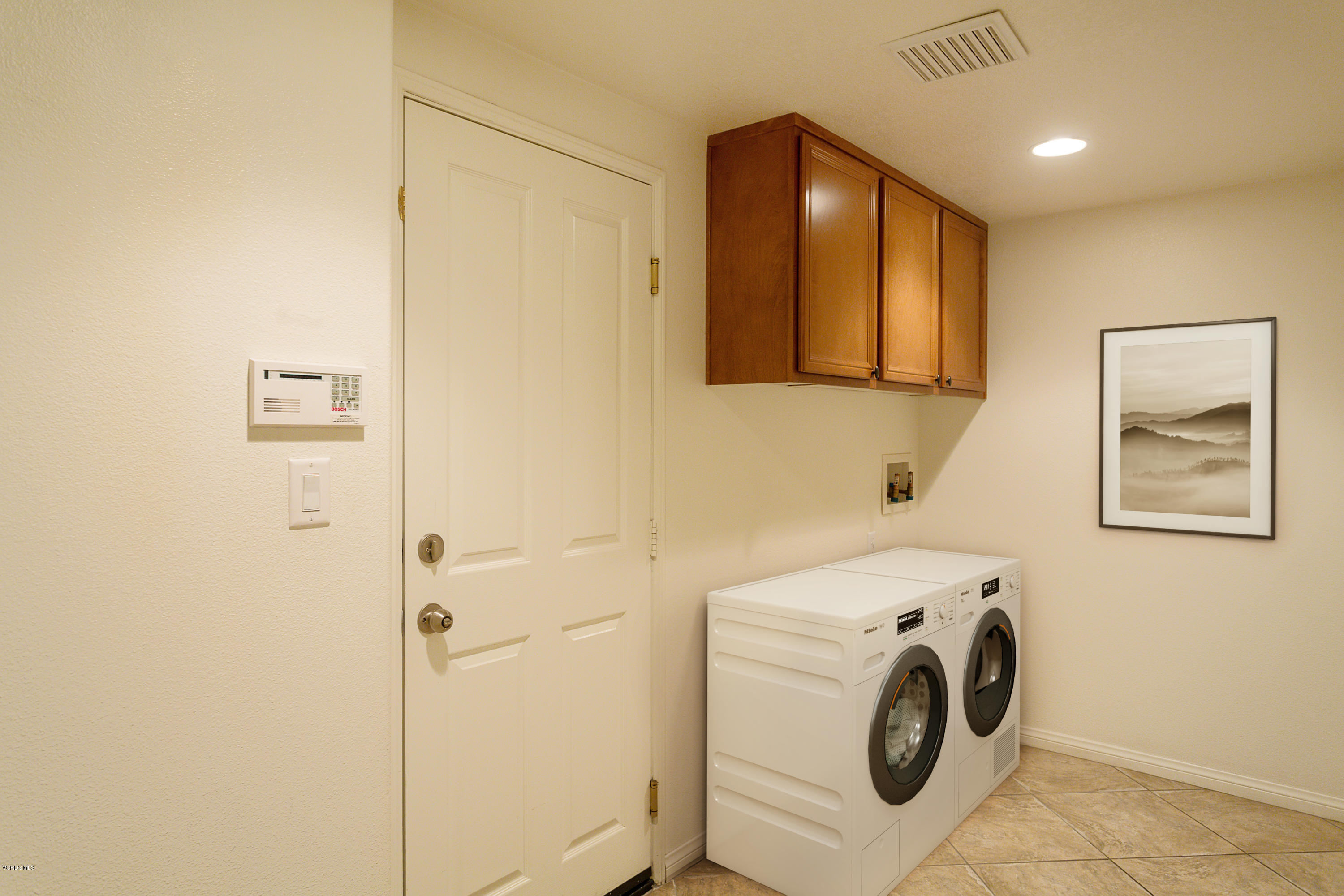 4190 Orontes Way, Unit B Simi Valley, CA 93063 - Photo 41 of 51 orontes17