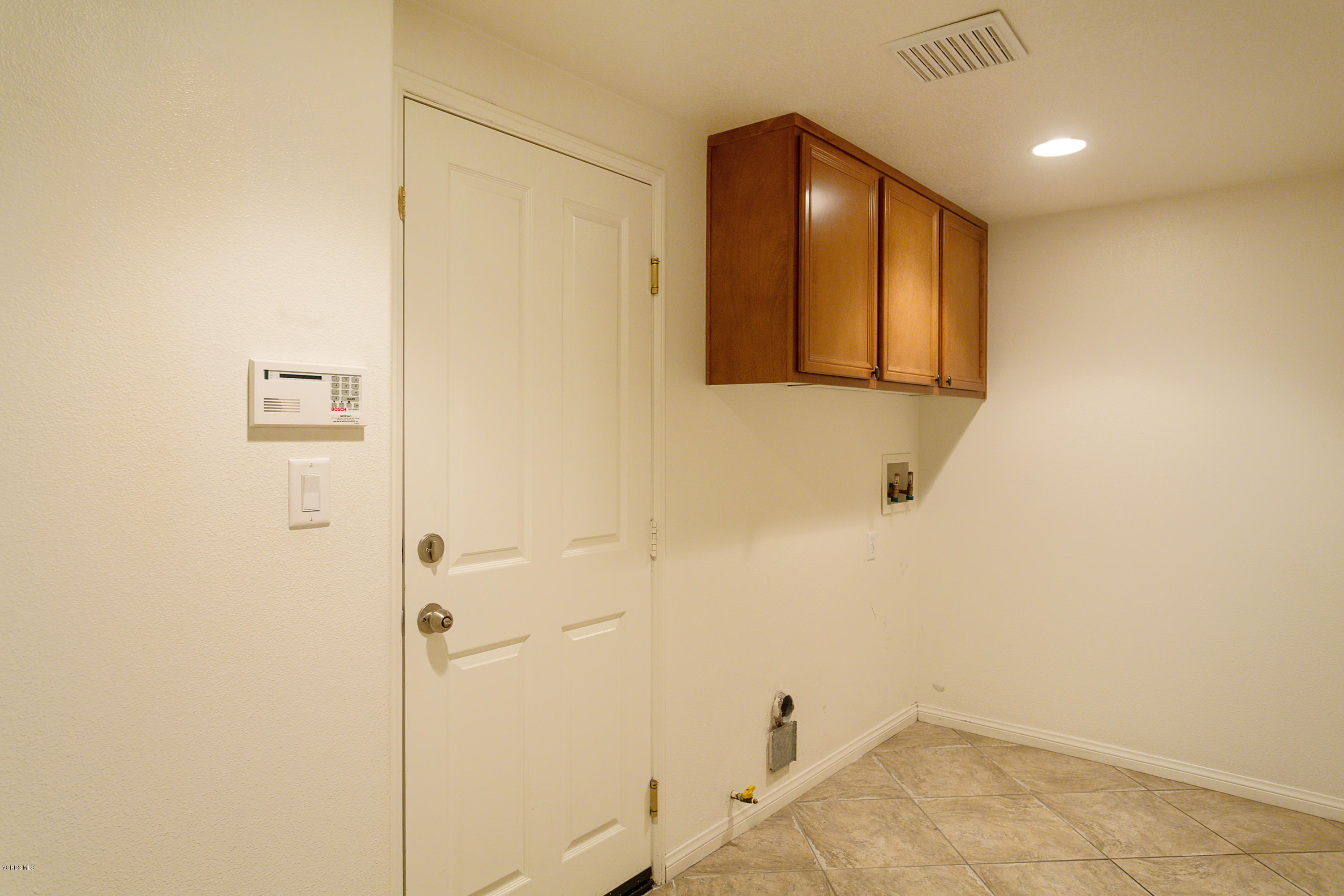 4190 Orontes Way, Unit B Simi Valley, CA 93063 - Photo 42 of 51 Orontes17