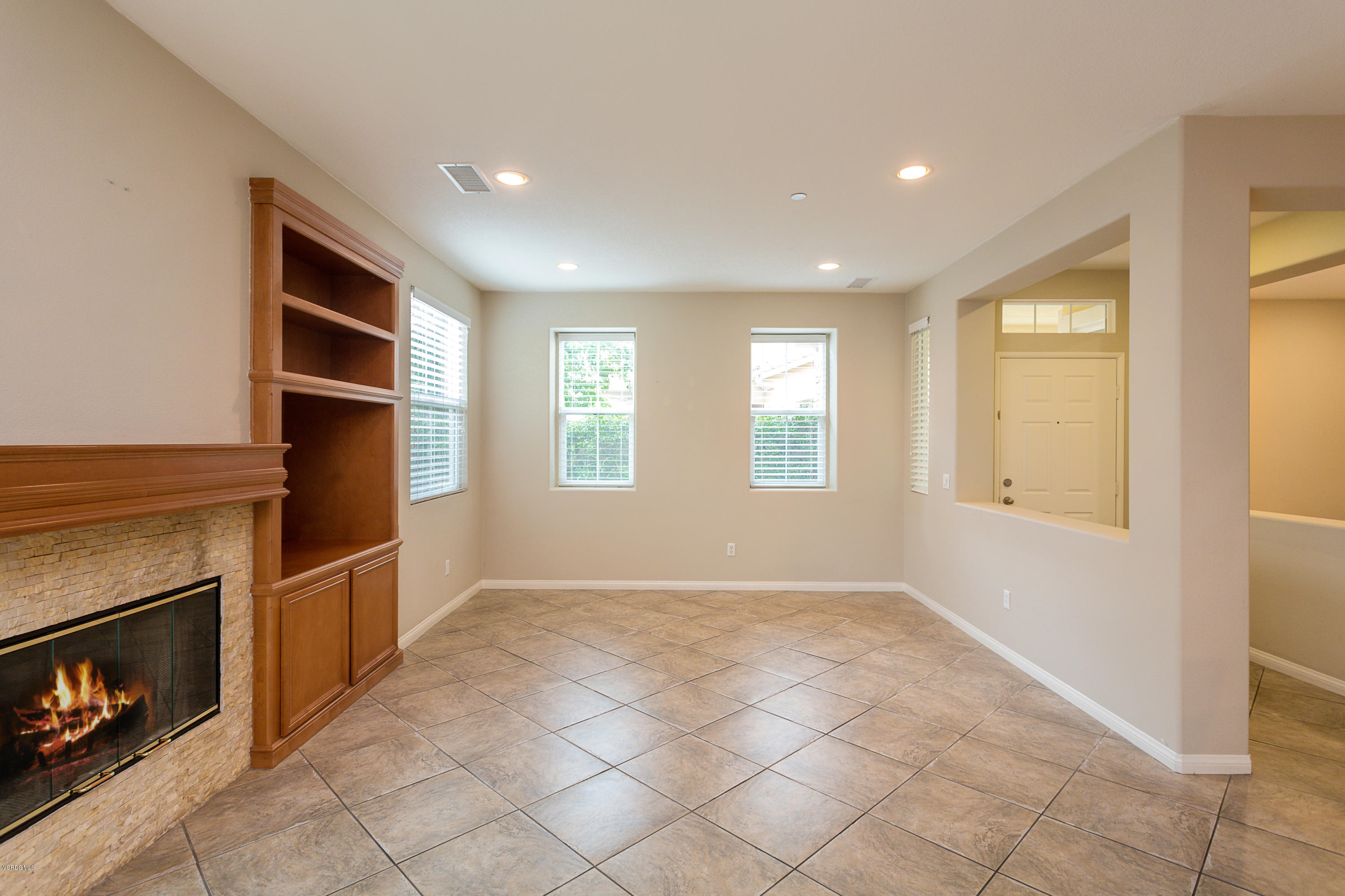 4190 Orontes Way, Unit B Simi Valley, CA 93063 - Photo 6 of 51 Orontes5