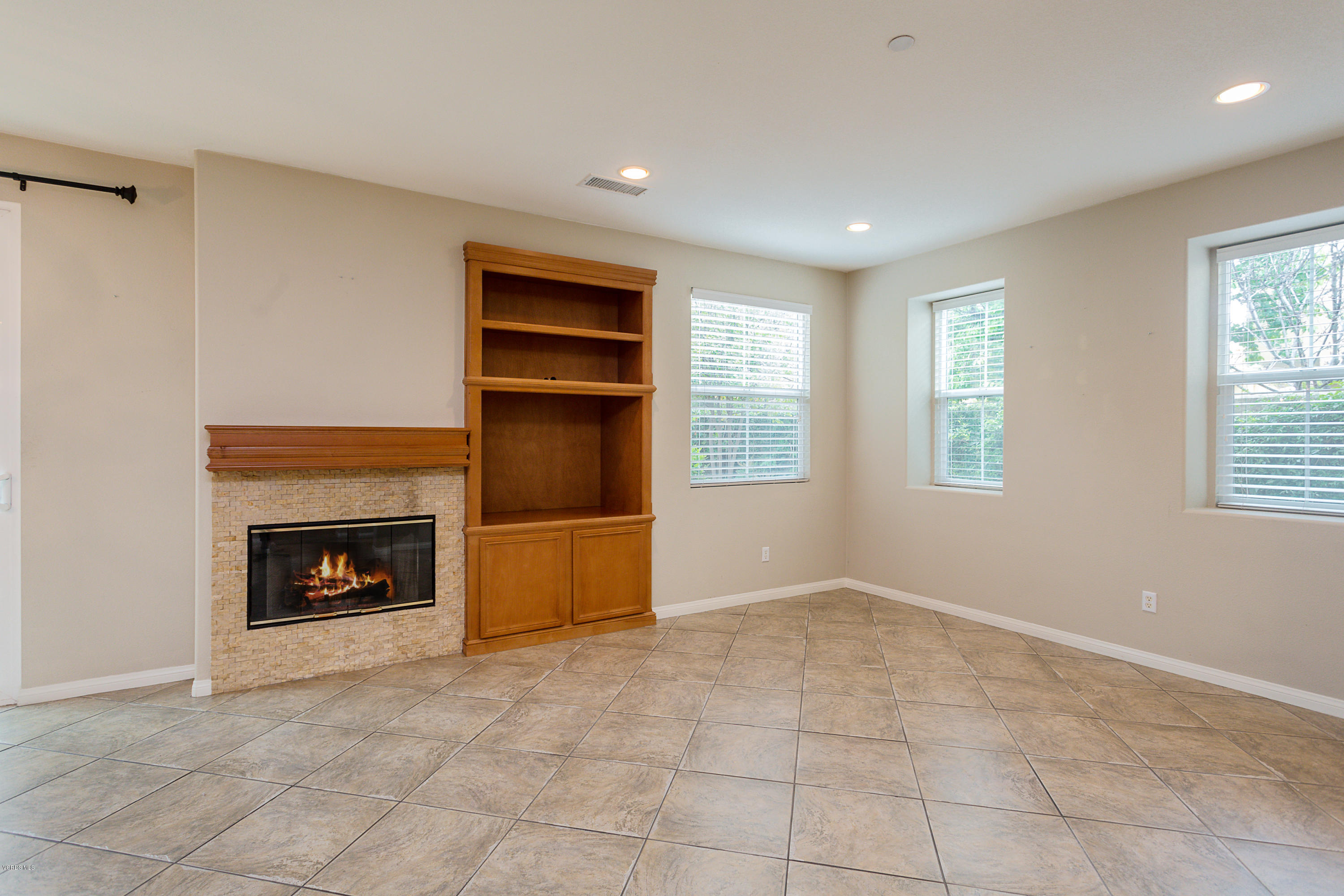 4190 Orontes Way, Unit B Simi Valley, CA 93063 - Photo 8 of 51 Orontes6