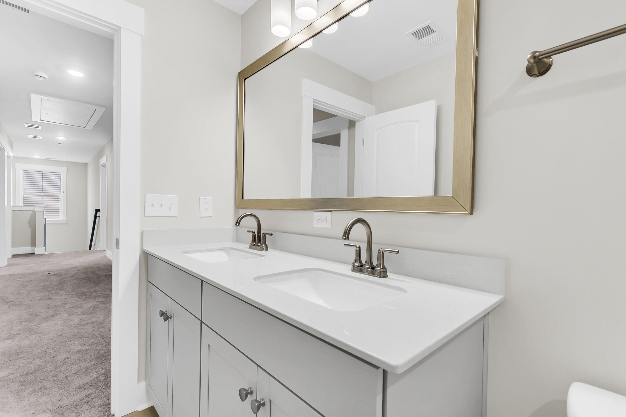 462 Rowley Lane Summerville, SC 29486 - Photo 45 of 92 Bathroom 2