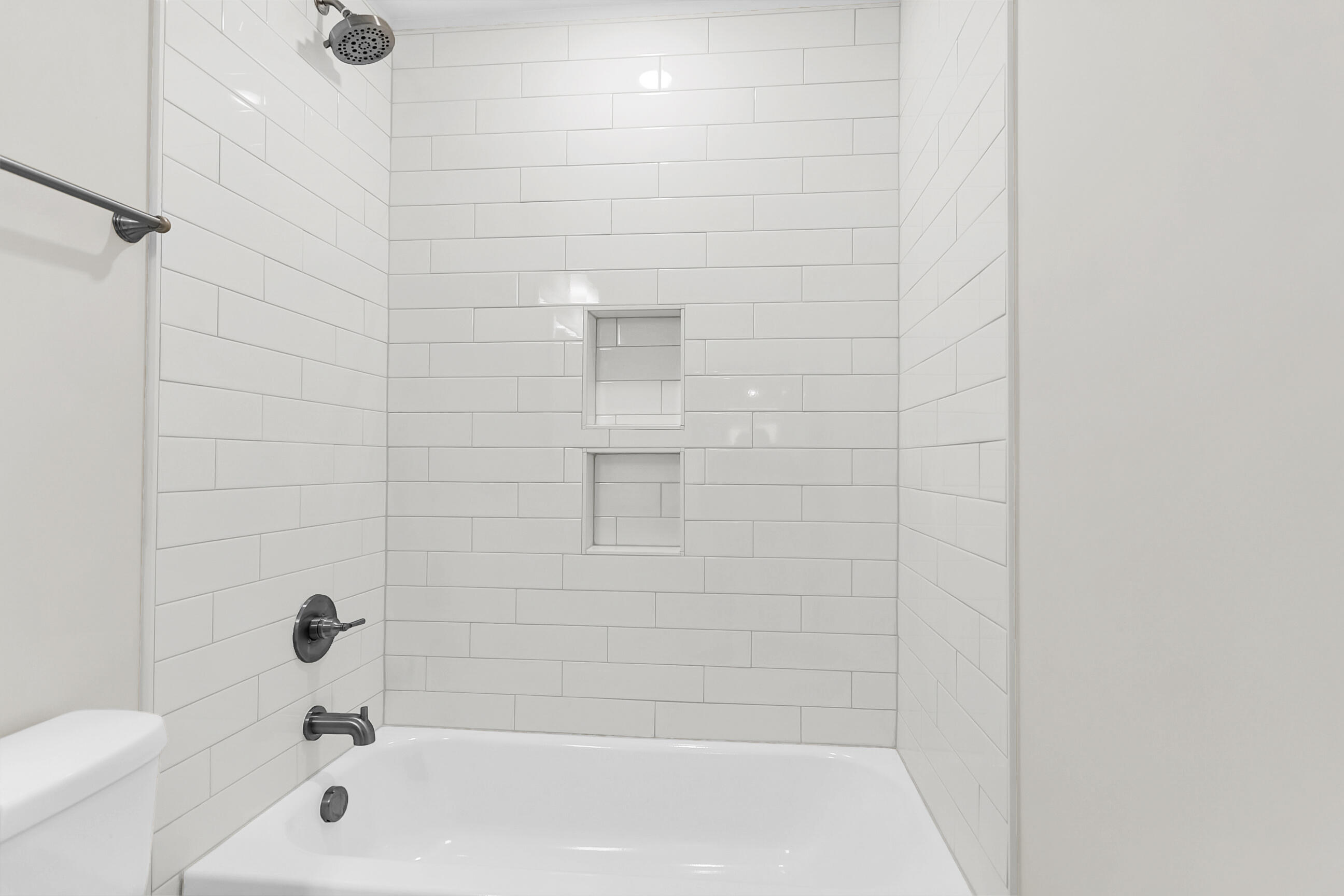 462 Rowley Lane Summerville, SC 29486 - Photo 46 of 92 Bathroom 2