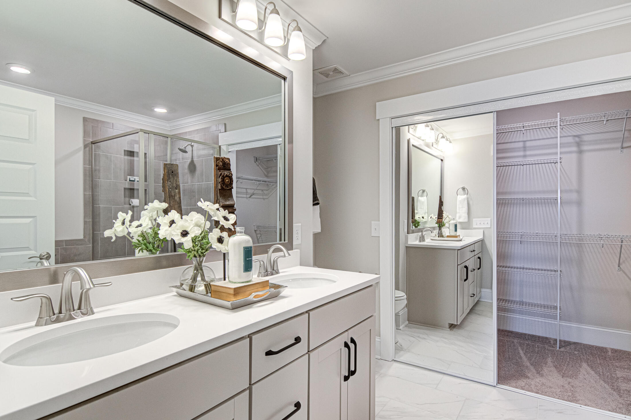 462 Rowley Lane Summerville, SC 29486 - Photo 80 of 92 2nd Primary Bathroom - Victor