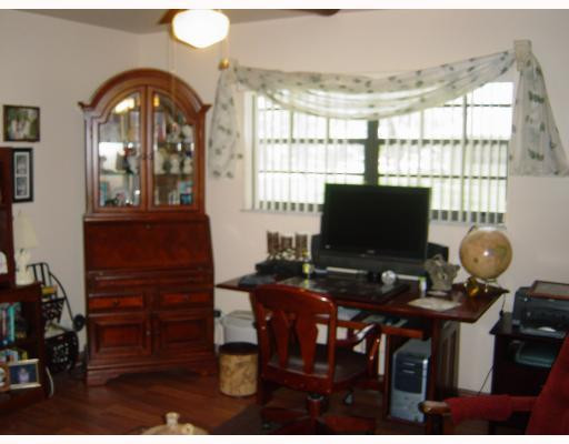 20211 Southwest 48th Street Southwest Ranches, FL 33332 - Photo 12 of 14 Studio/Study/Office