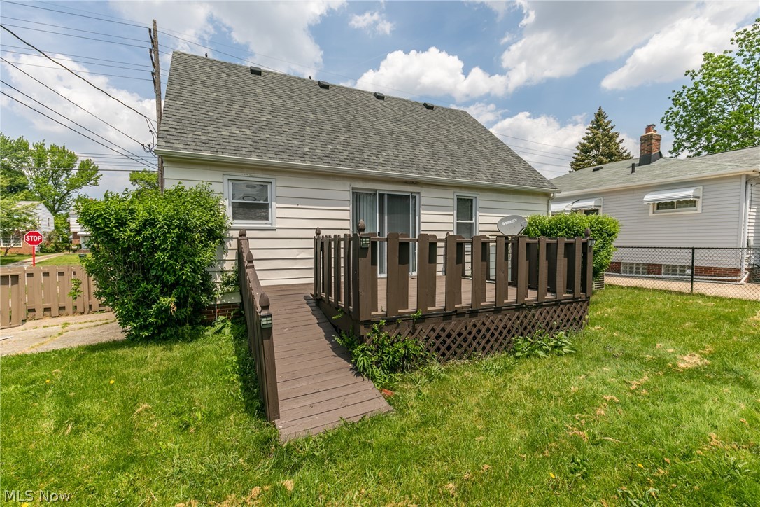 9521 Snow Road Cleveland, OH 44130 - Photo 11 of 35
