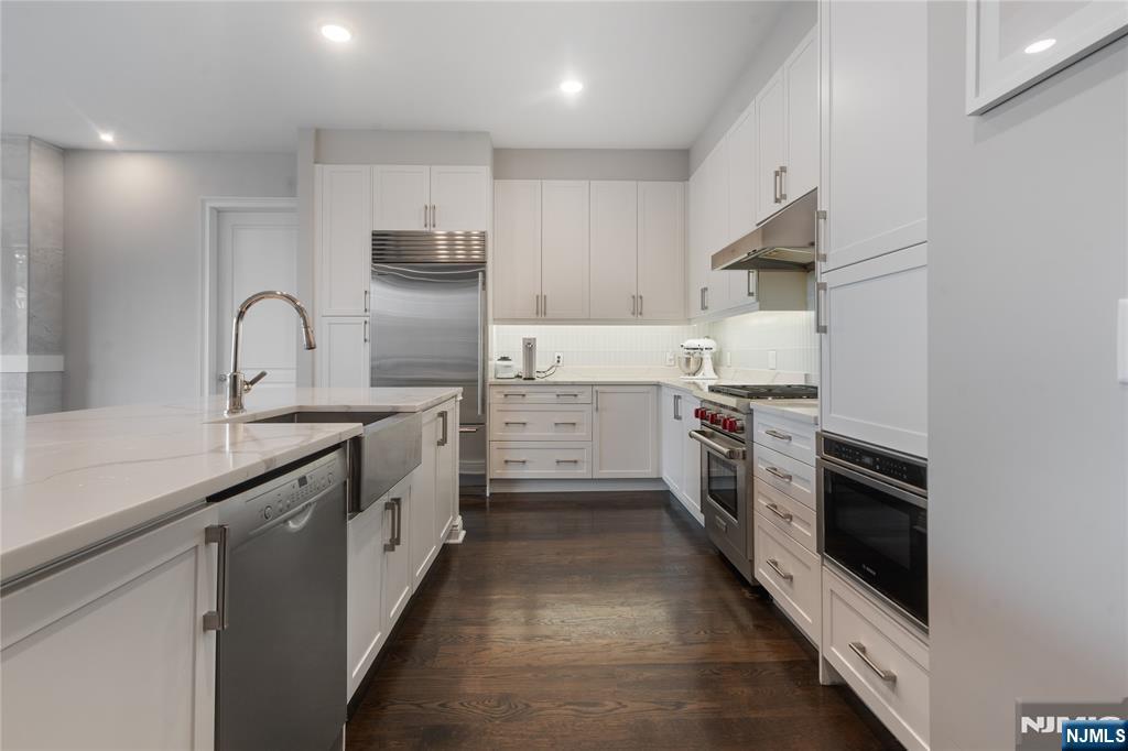 3 Somerset Lane, Unit 415 Edgewater, NJ 07020 - Photo 3 of 48