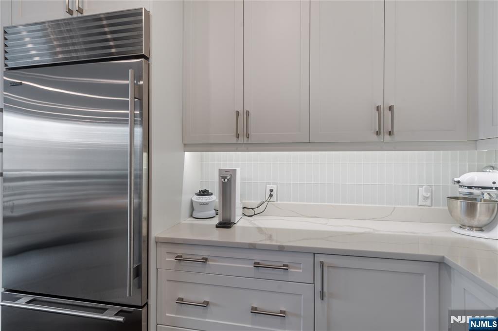 3 Somerset Lane, Unit 415 Edgewater, NJ 07020 - Photo 5 of 48