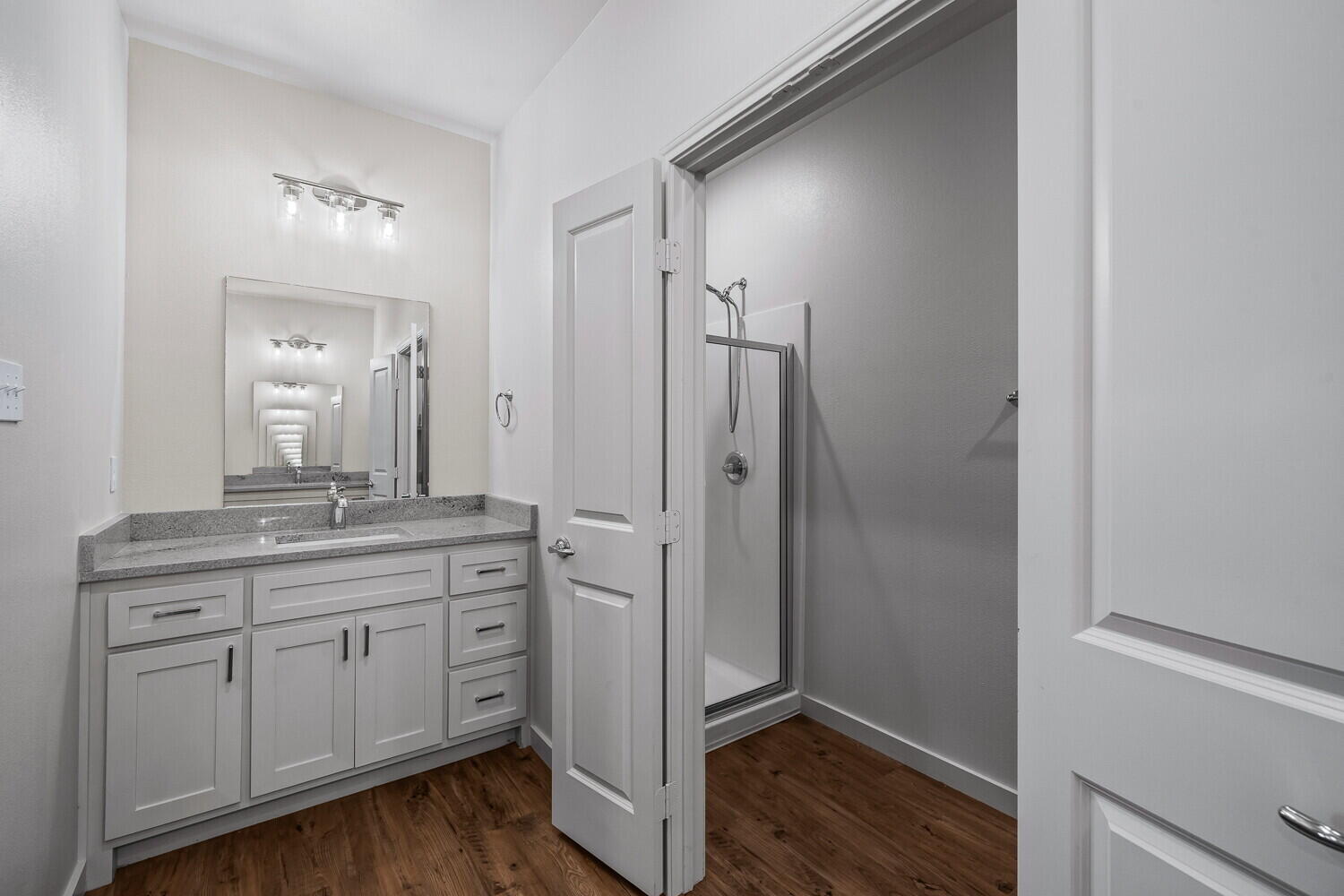 7006 40th Street, Unit B Lubbock, TX 79407 - Photo 11 of 20 7002 40th St B grey counters-12