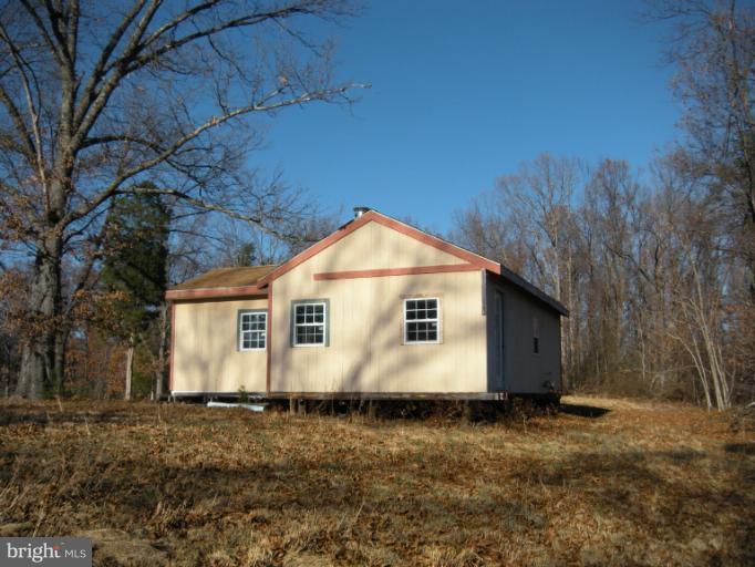Exterior (Rear)