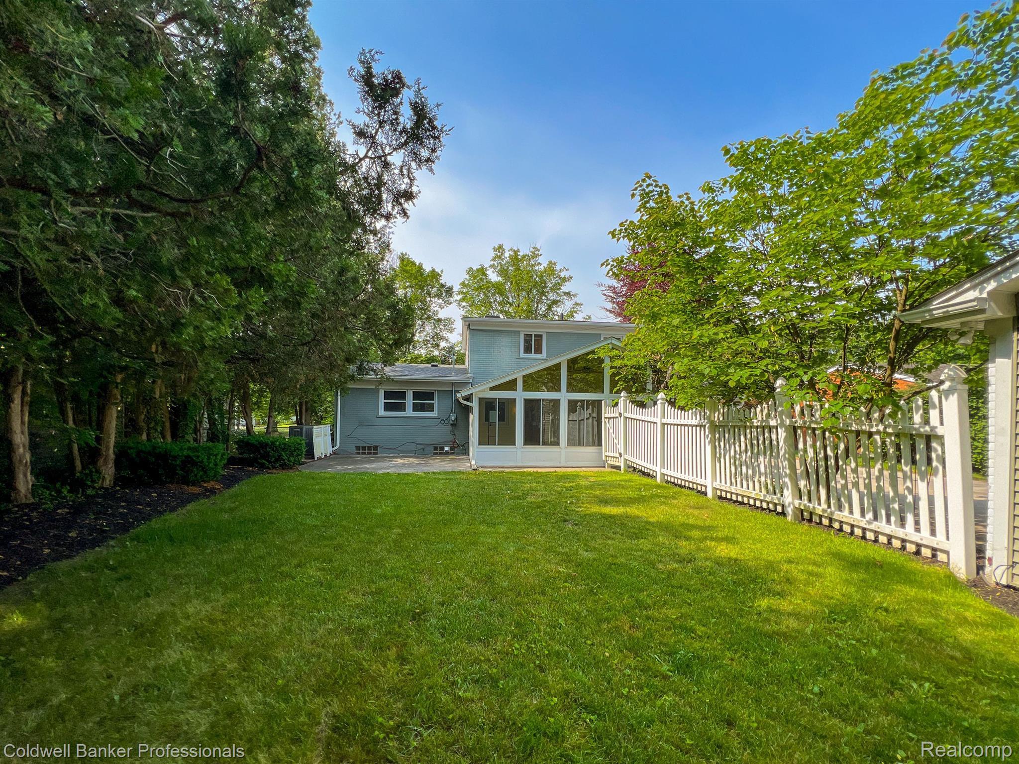 567 South Cranbrook Cross Road Bloomfield Hills, MI 48301 - Photo 33 of 35 Gallery Image 33