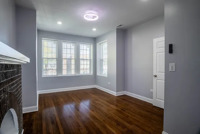 $1,700 | 4837 West Monroe Street, Unit 1, Chicago, IL 60644