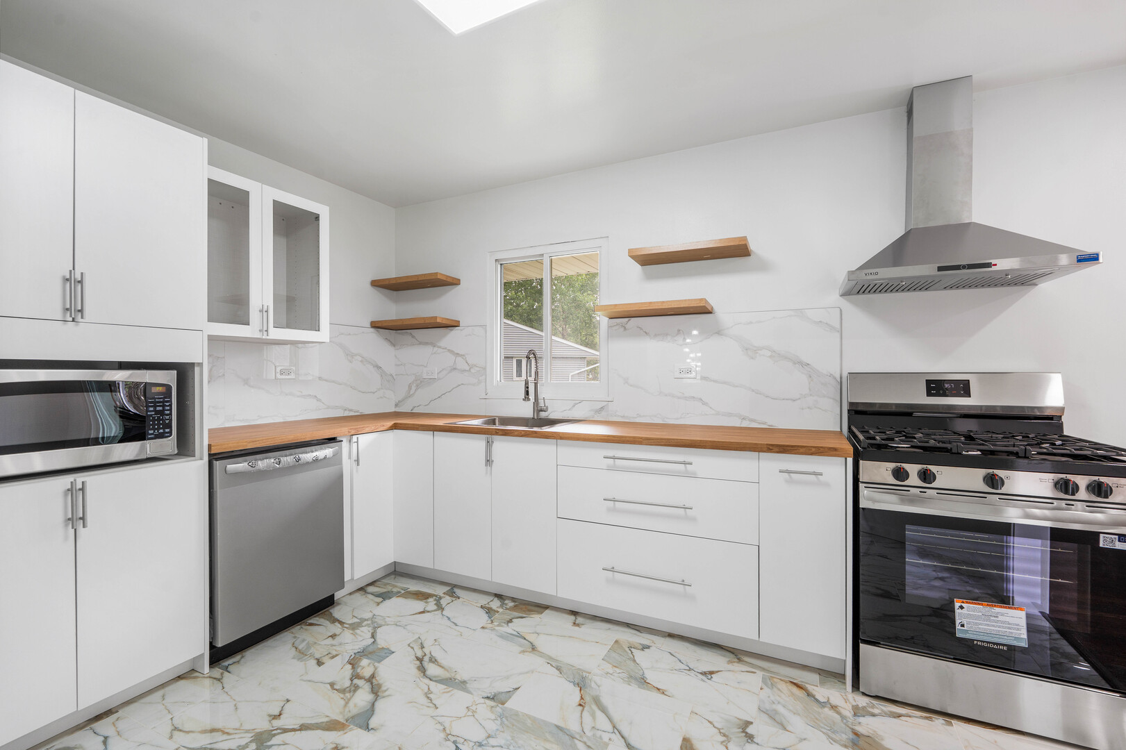 669 White Pine Road Buffalo Grove, IL 60089 - Photo 7 of 33 Gallery Image 7