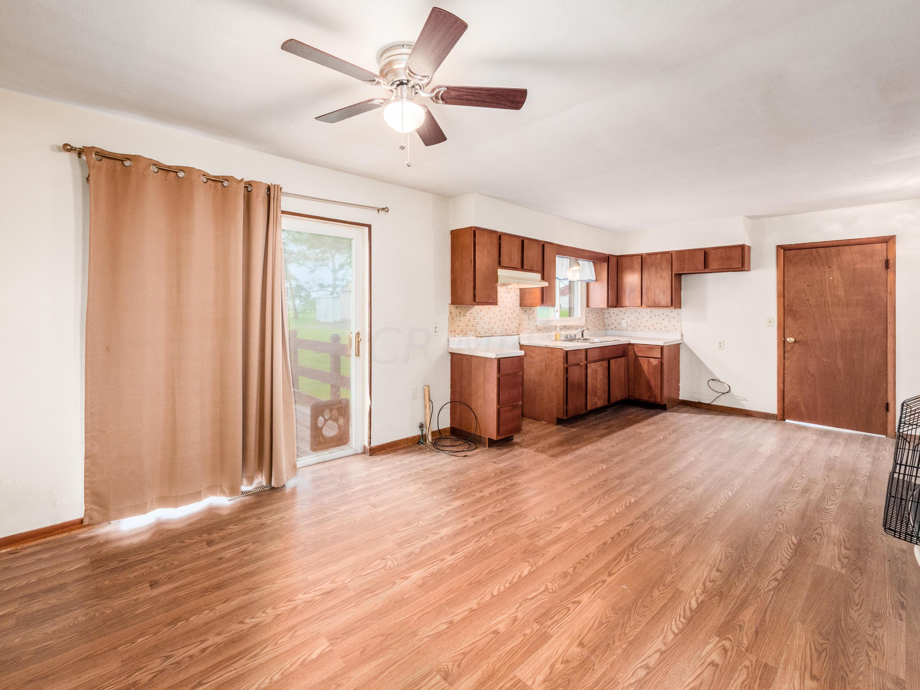 5199 Jones Marsh Road London, OH 43140 - Photo 10 of 37 large kitchen