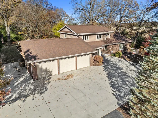 $854,000 | 8400 122nd Street, Pleasant Prairie, WI 53158