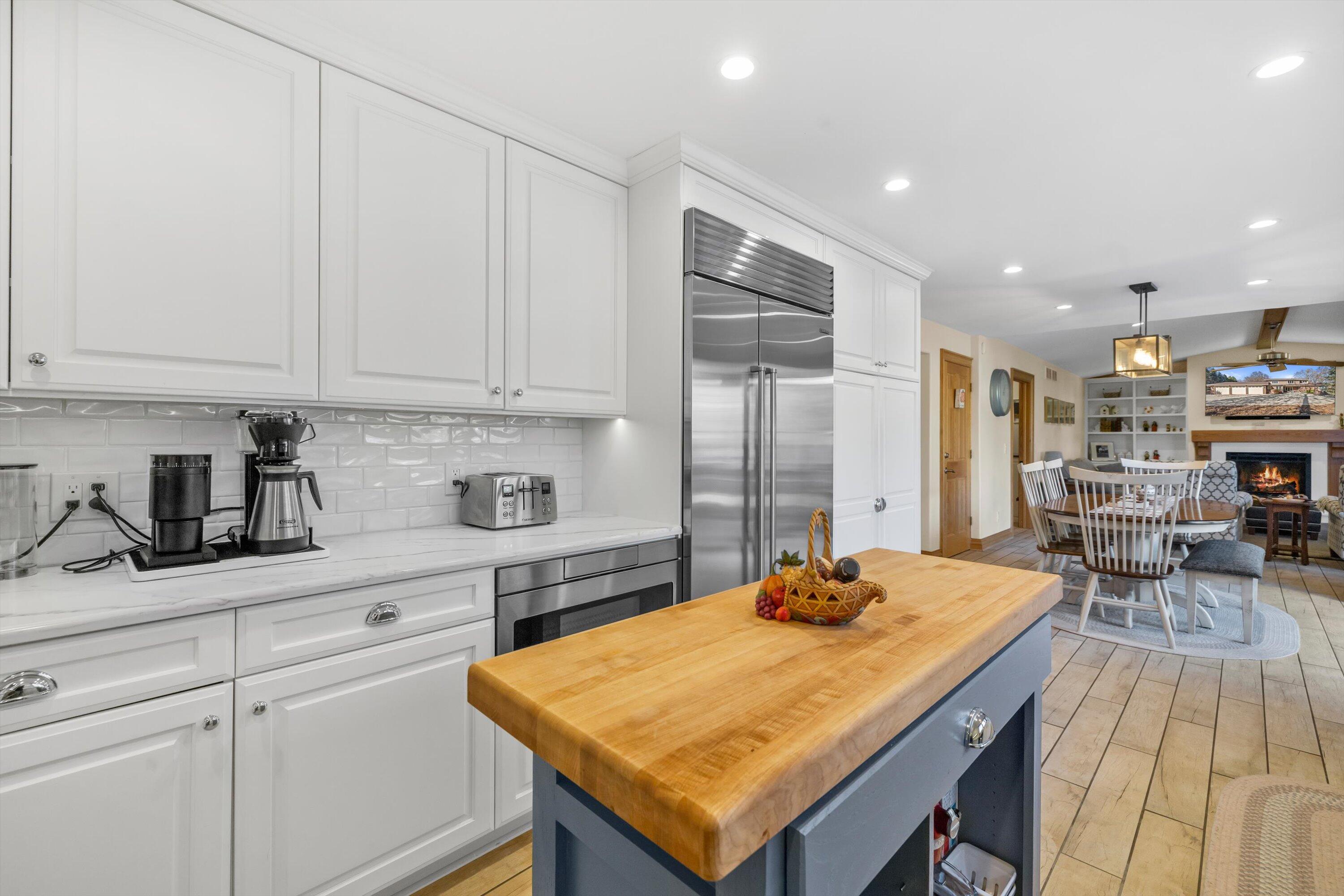8400 122nd Street Pleasant Prairie, WI 53158 - Photo 7 of 78 Plenty of quartz counter space