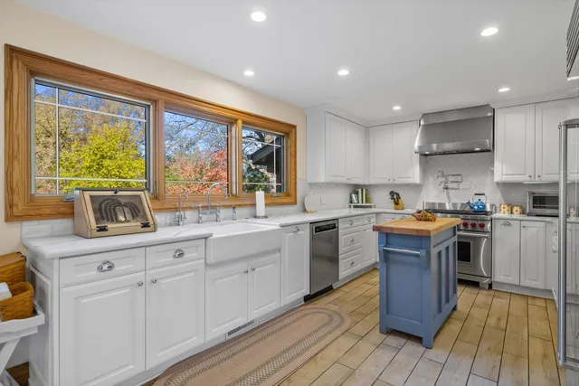 $854,000 | 8400 122nd Street, Pleasant Prairie, WI 53158