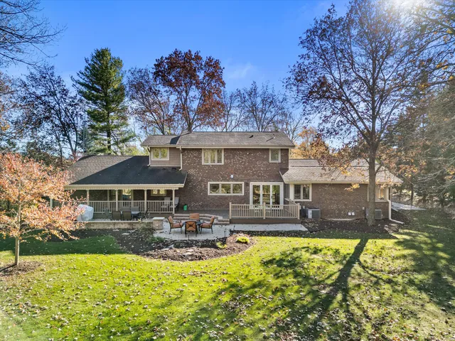 $854,000 | 8400 122nd Street, Pleasant Prairie, WI 53158