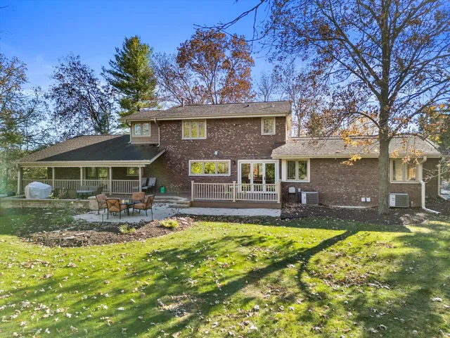 $854,000 | 8400 122nd Street, Pleasant Prairie, WI 53158