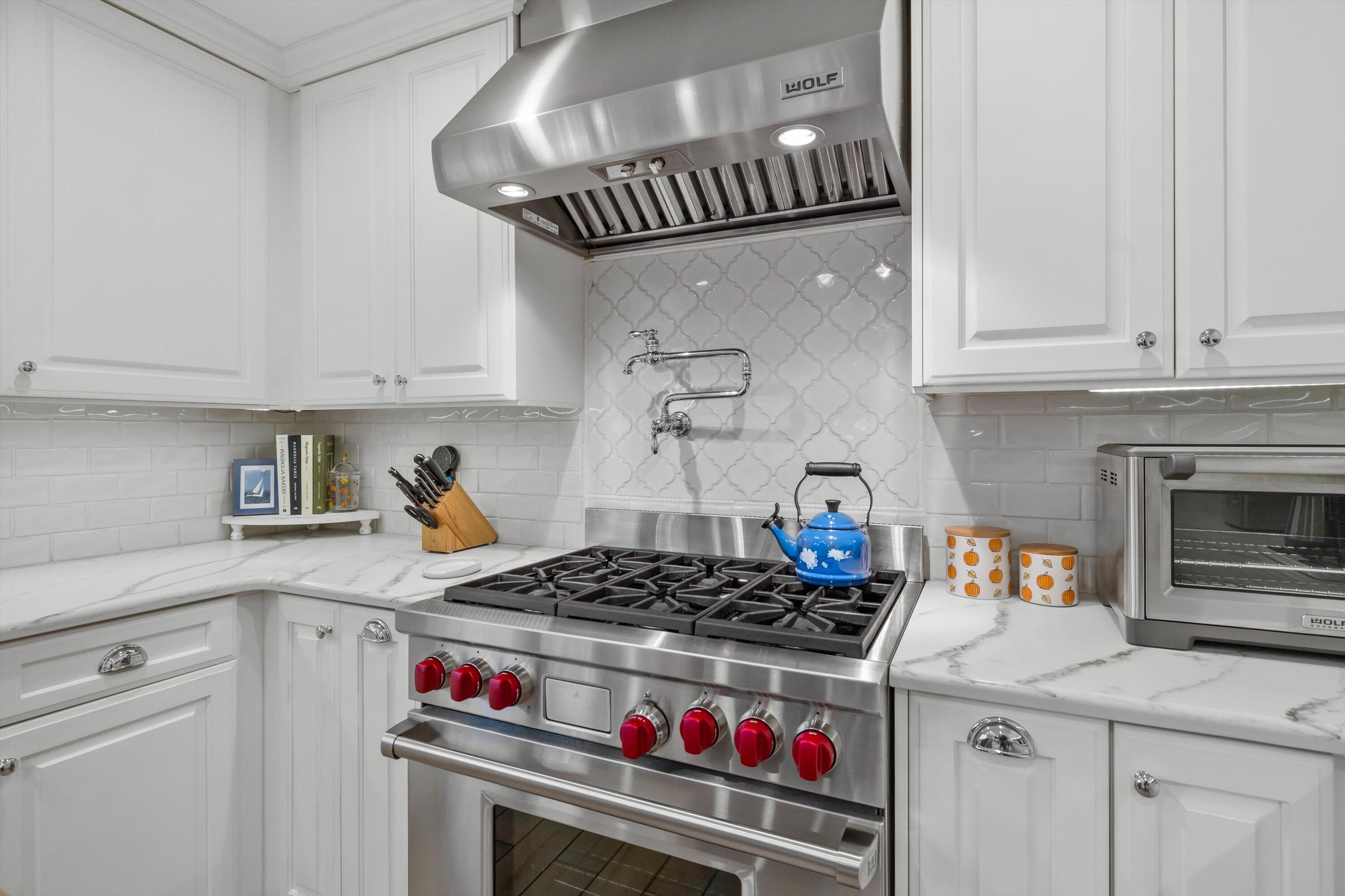 8400 122nd Street Pleasant Prairie, WI 53158 - Photo 5 of 78 Pot filler where you need it