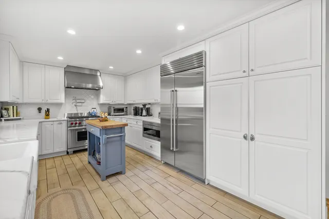 $854,000 | 8400 122nd Street, Pleasant Prairie, WI 53158