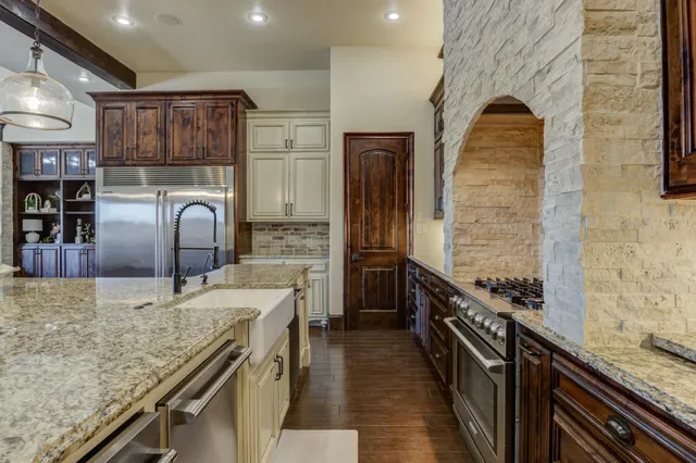 $2,950,000 | 8009 Farm To Market Road 2641, Shallowater, TX 79363