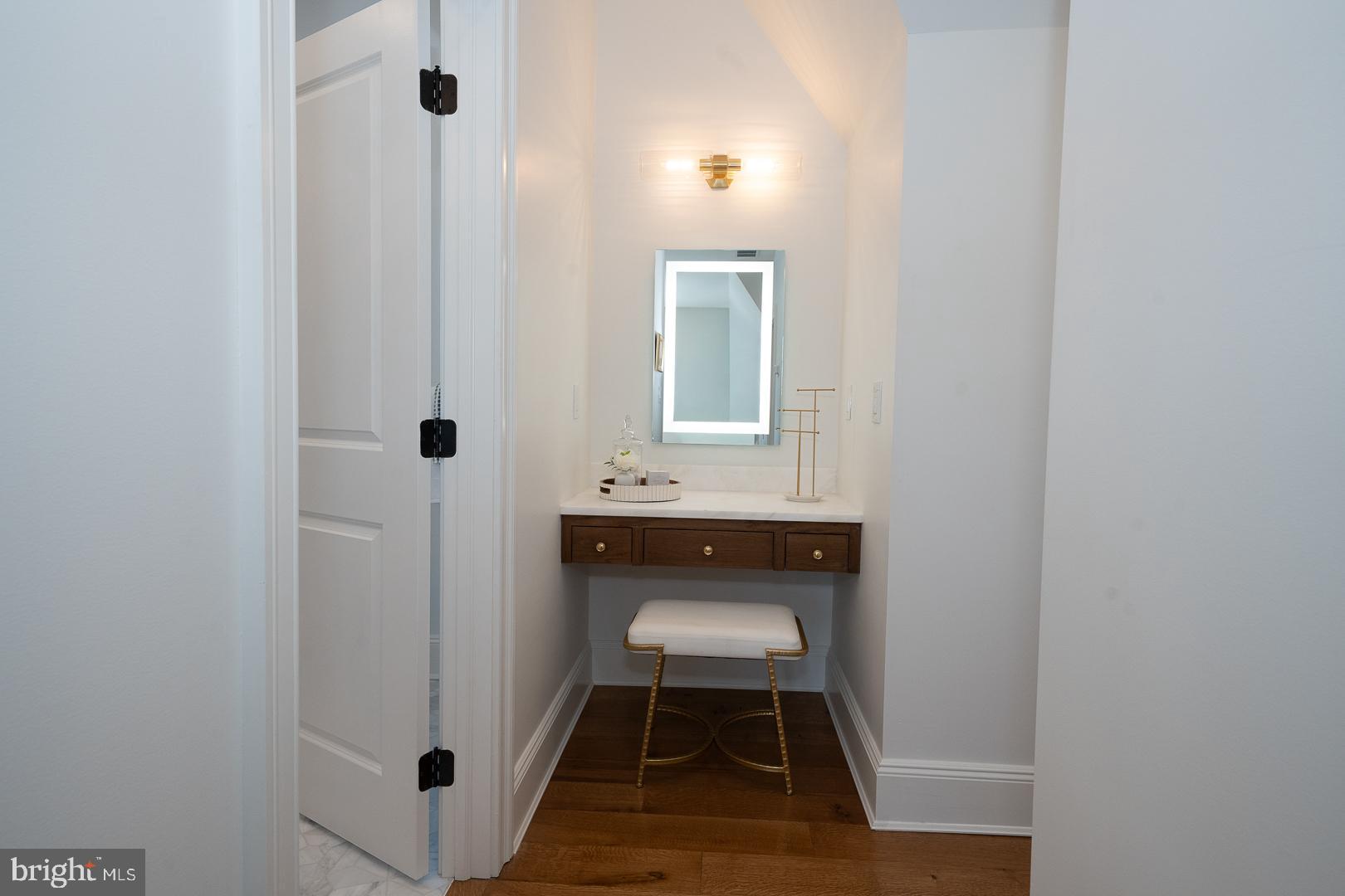 201 South Spring Mill Road Villanova, PA 19085 - Photo 53 of 84 Primary Make-Up Desk