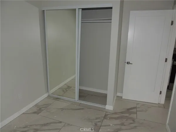 $1,995 | 23470 Victory Boulevard, Woodland Hills, CA 91367