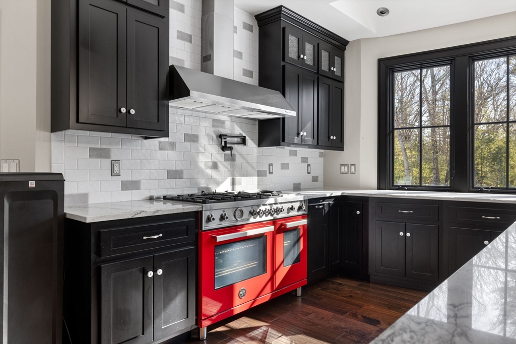 9 Coach Road Plainville, MA 02762 - Photo 13 of 42