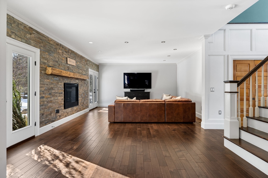 9 Coach Road Plainville, MA 02762 - Photo 9 of 42