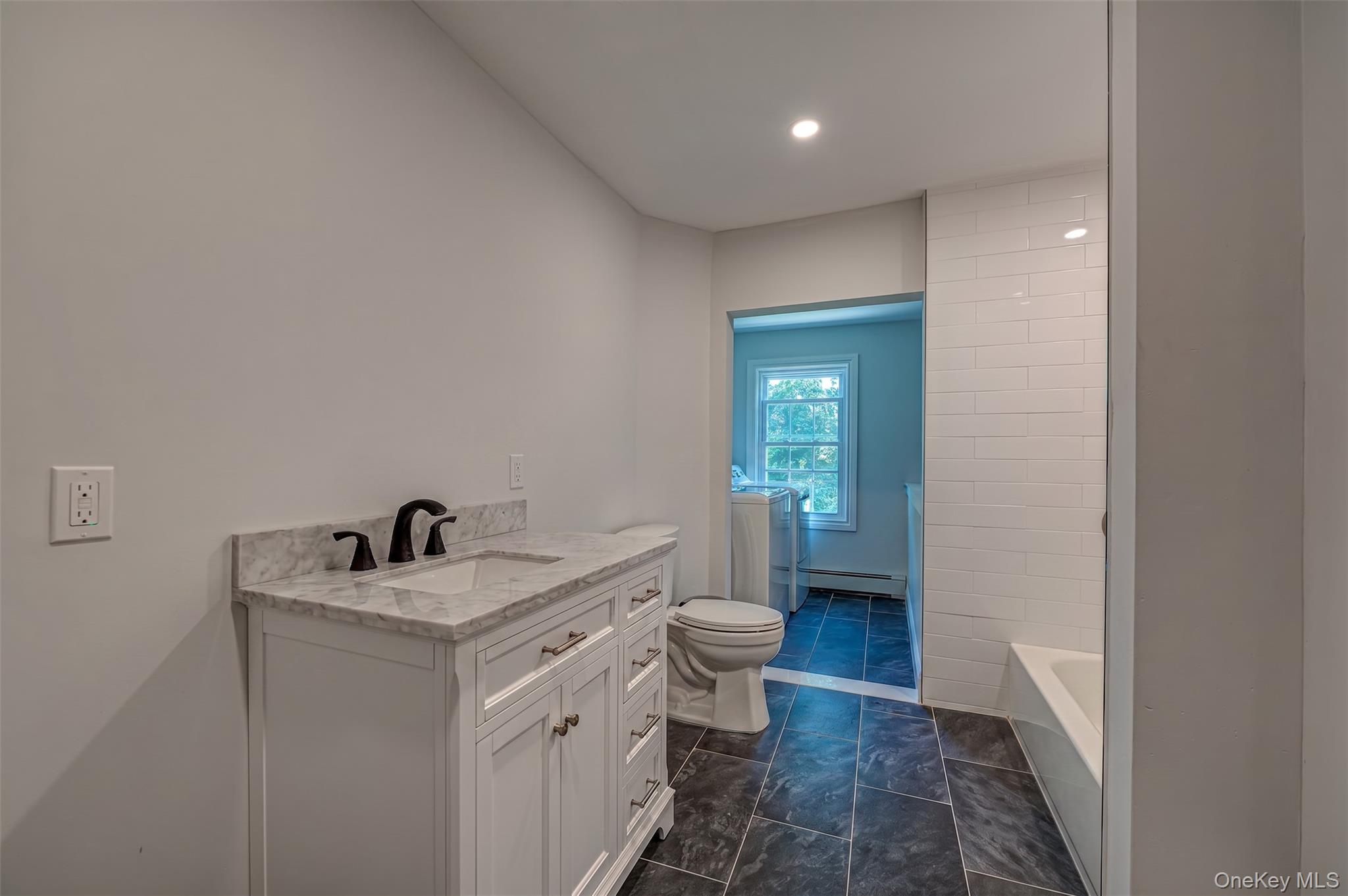 68 Nassau Road Huntington, NY 11743 - Photo 10 of 41 Second Floor Apartment - Full Bathroom, Washer/Dryer