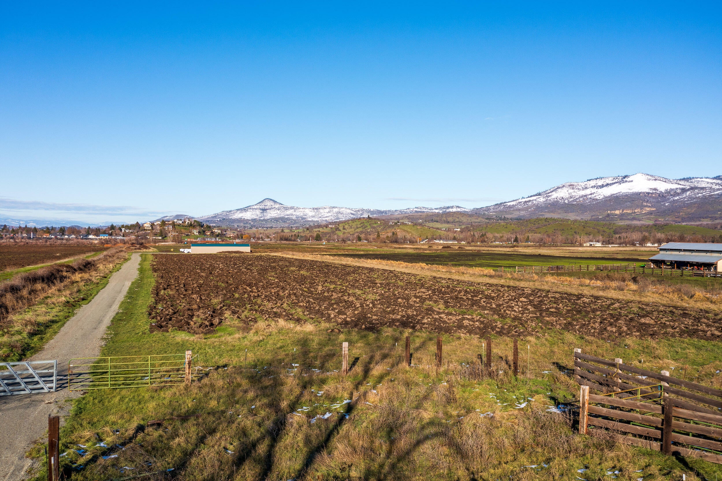 790 Hartley Road Phoenix, OR 97535 - Photo 9 of 10 09