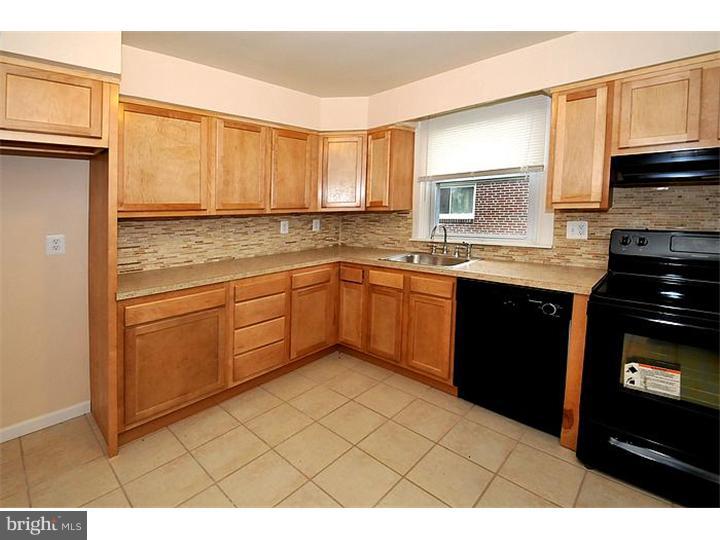 596 Wanamaker Road Jenkintown, PA 19046 - Photo 6 of 23 Kitchen