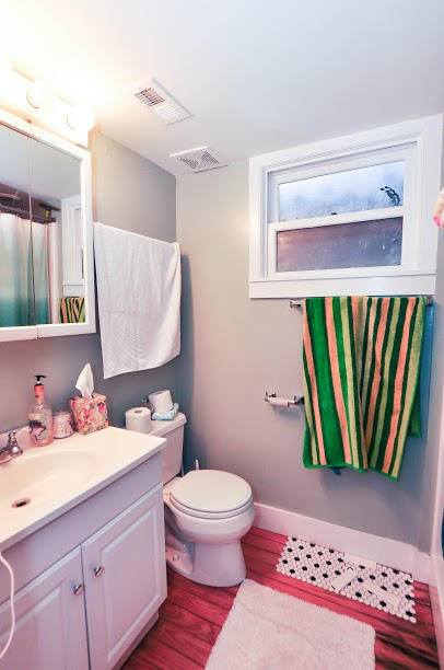 79 Line Street Charleston, SC 29403 - Photo 11 of 14 Side Bath