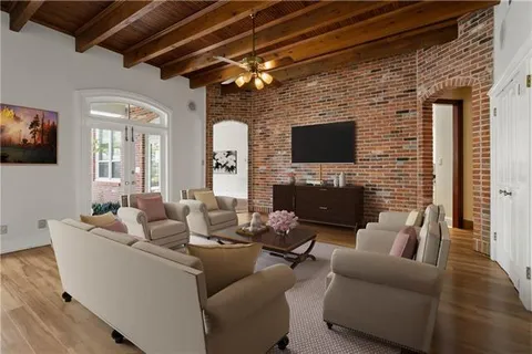 $1,175,000 | 285 Citrus Road, River Ridge, LA 70123