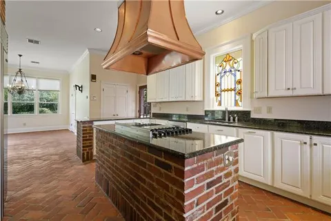 $1,175,000 | 285 Citrus Road, River Ridge, LA 70123