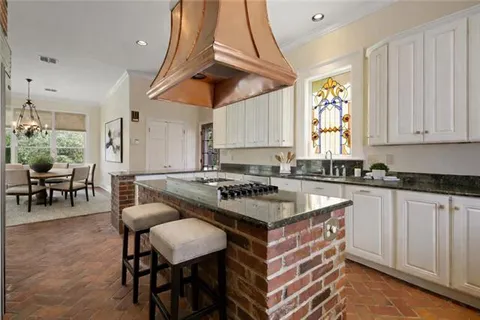 $1,175,000 | 285 Citrus Road, River Ridge, LA 70123