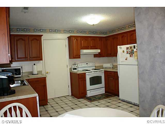 13900 Walnut Creek Road Midlothian, VA 23112 - Photo 9 of 24 Kitchen