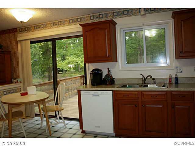 13900 Walnut Creek Road Midlothian, VA 23112 - Photo 10 of 24 Kitchen - New dishwasher