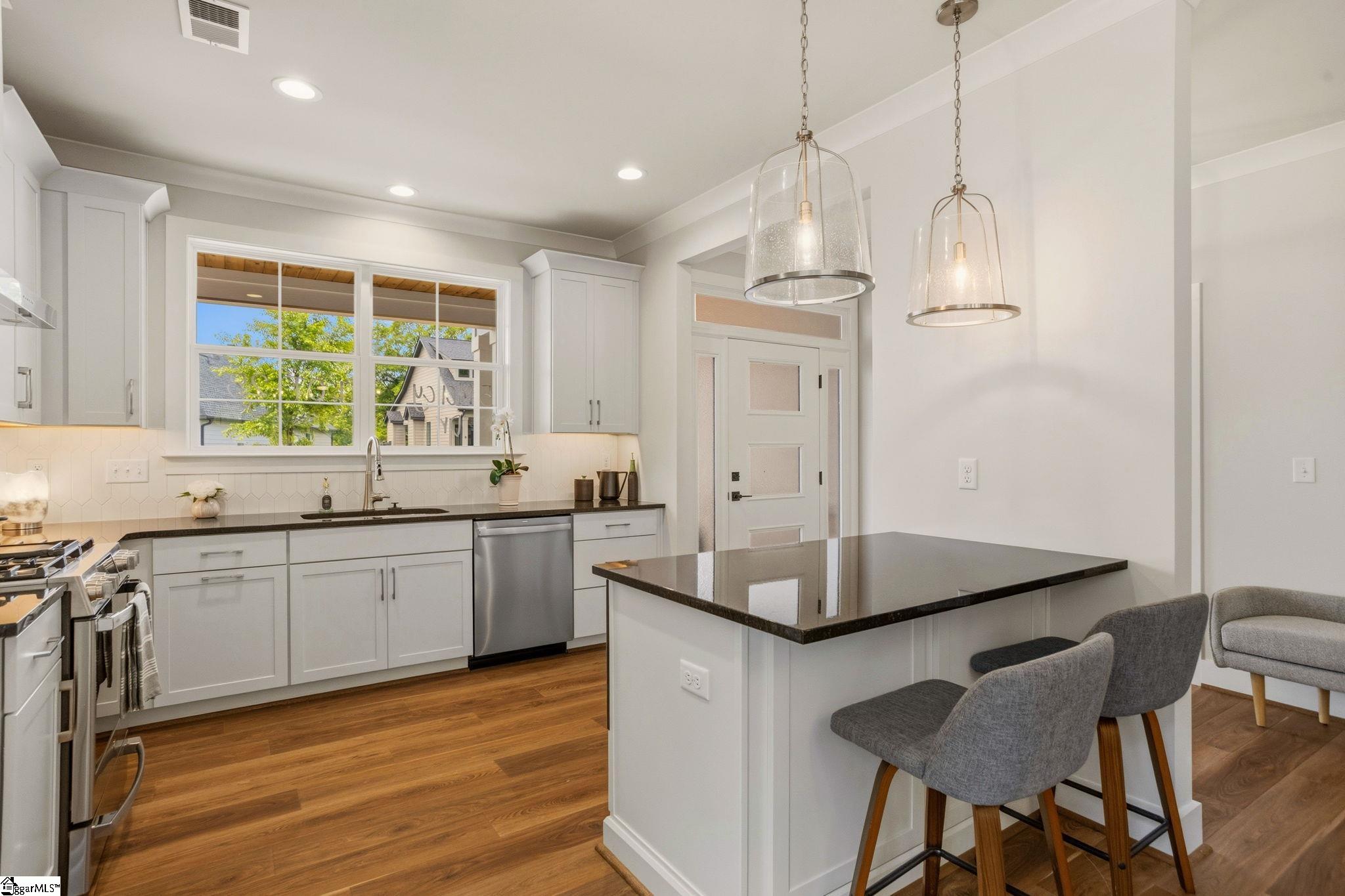 5 Mercy Drive Greenville, SC 29607 - Photo 8 of 25 Gallery Image 8