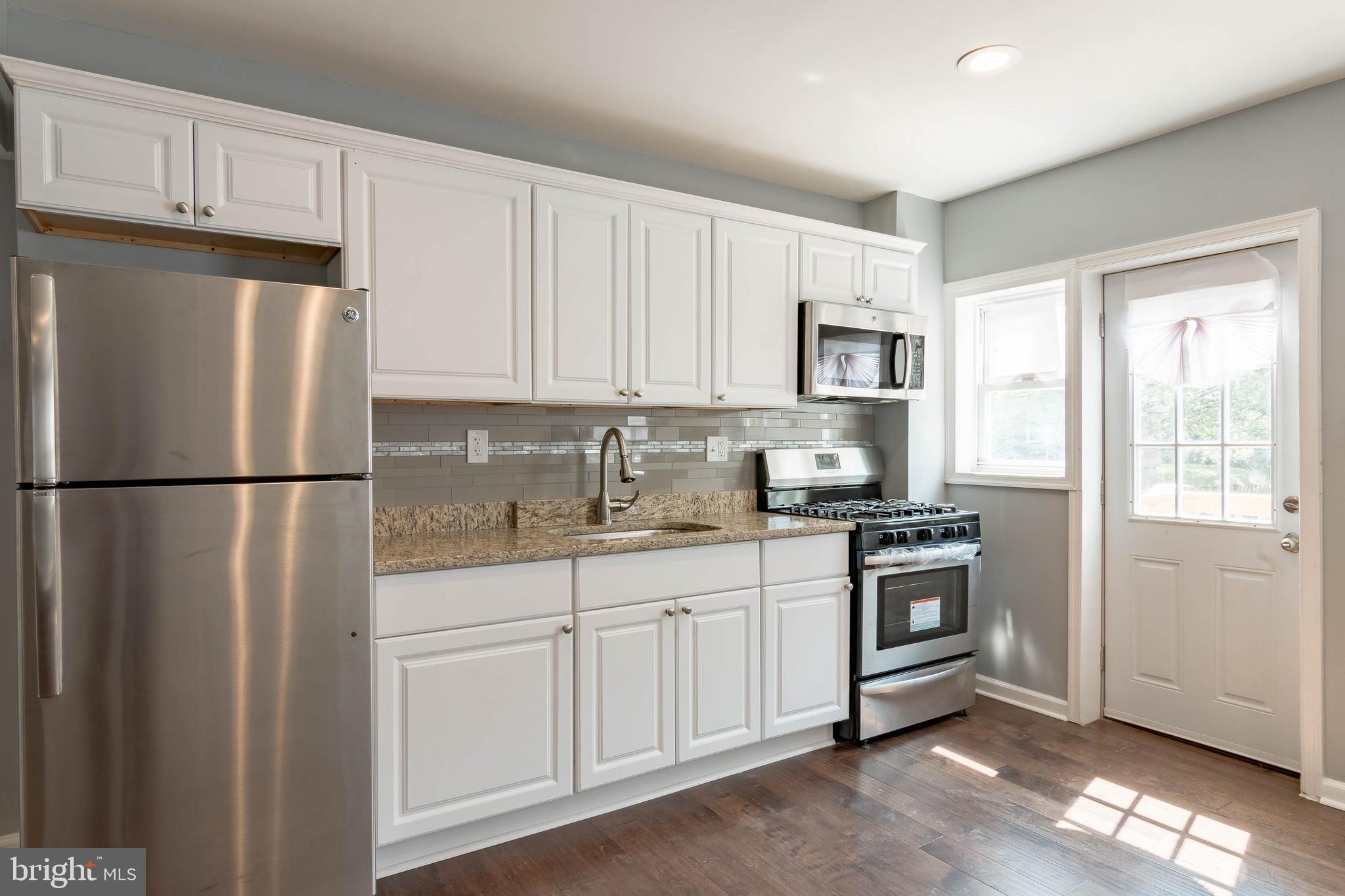 4505 Manorview Road Baltimore, MD 21229 - Photo 9 of 43 Kitchen with access to rear yard