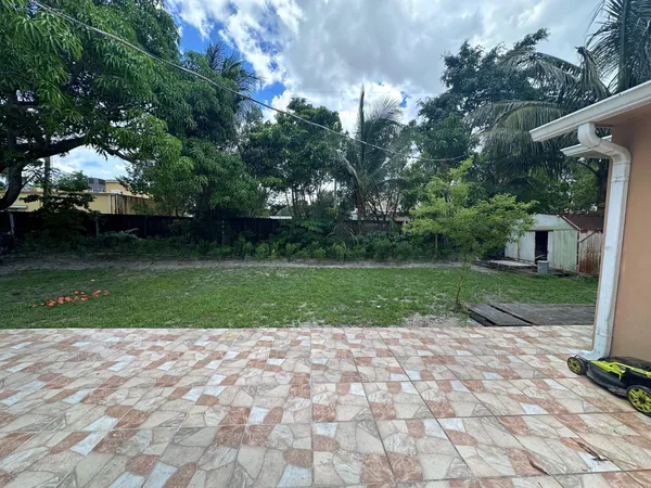 $2,400 | 5640 Tyler Street, Hollywood, FL 33021