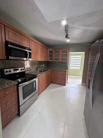 $2,400 | 5640 Tyler Street, Hollywood, FL 33021