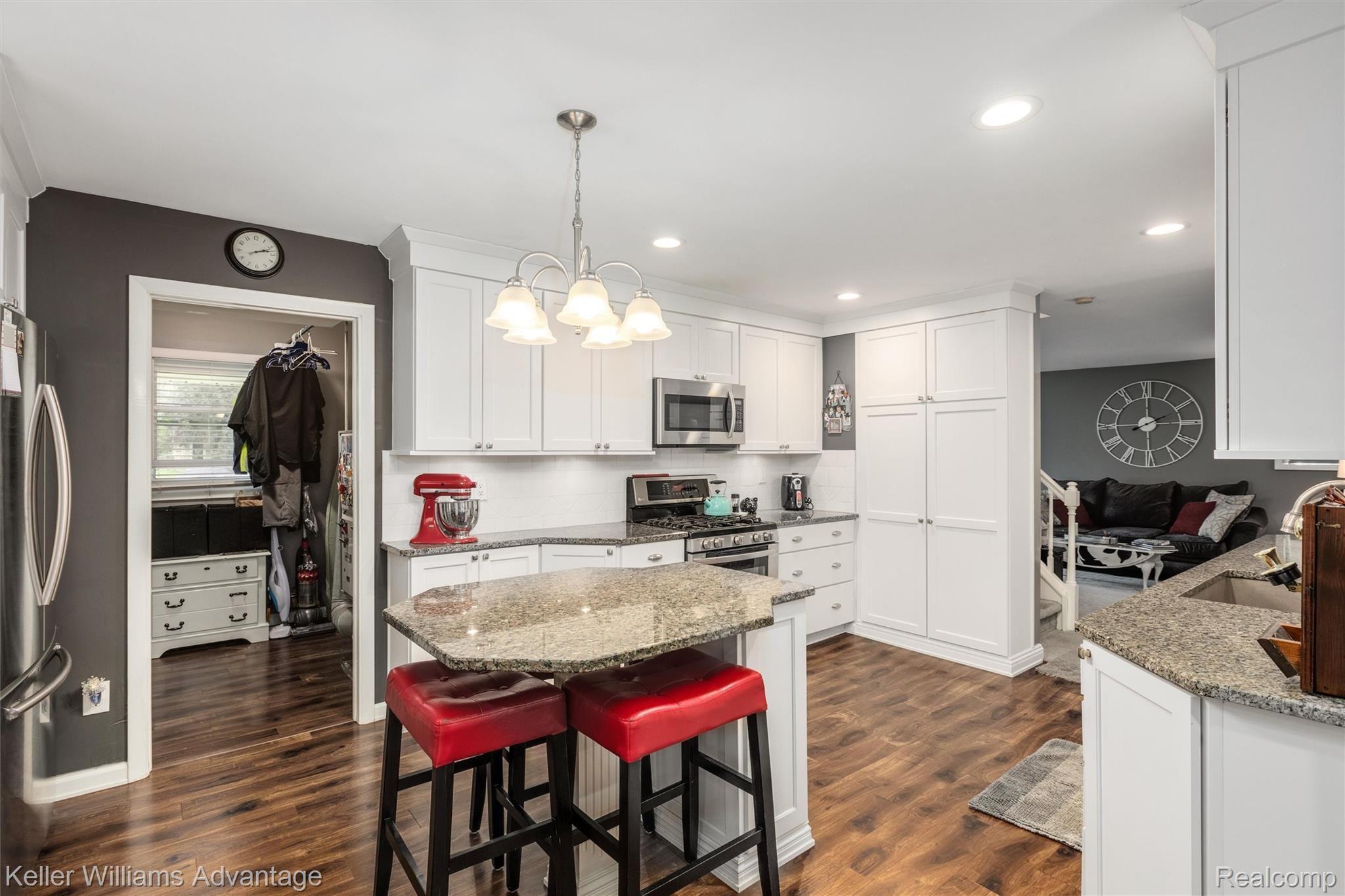 15084 Merriman Road Livonia, MI 48154 - Photo 18 of 37 18-15084 Merriman Rd, Livonia, MI, 481540026.jpg