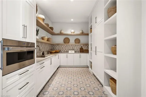 $8,500,000 | 506 Neapolitan Lane, Naples, FL 34103