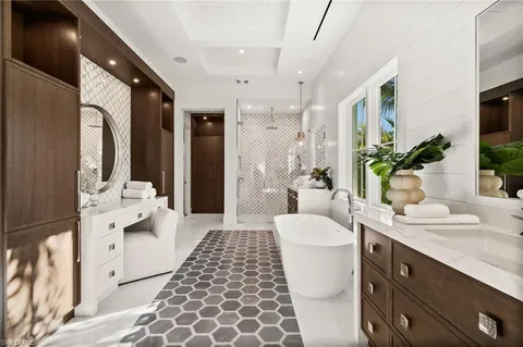 $8,745,000 | 506 Neapolitan Lane, Naples, FL 34103